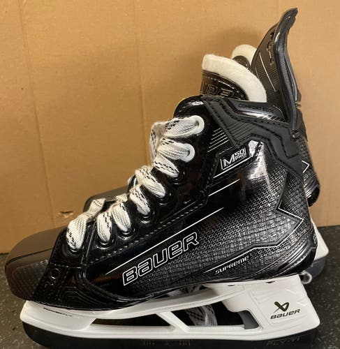 New Bauer Supreme M50 Pro Hockey Skates Size 4 Fit 3 with Fly-X Blades