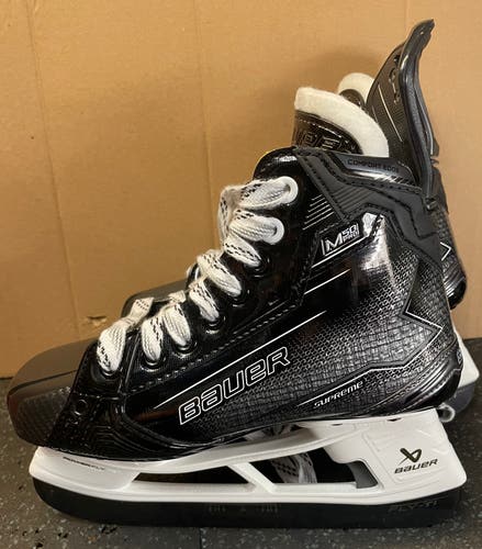 New Bauer Supreme M50 Pro Hockey Skates Size 4 Fit 2 with Fly-Ti Blades