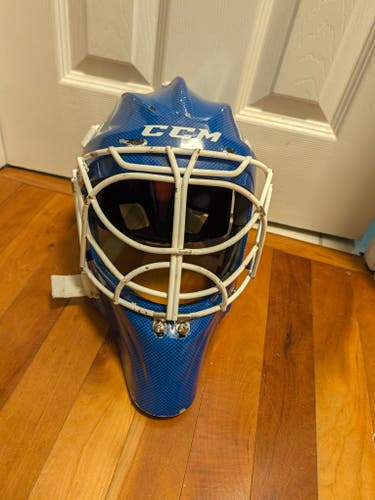 Senior 2016 Medium CCM 9000 Goalie Mask (Used)
