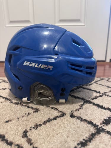Medium/Large Bauer Re-Akt Helmet (Used)