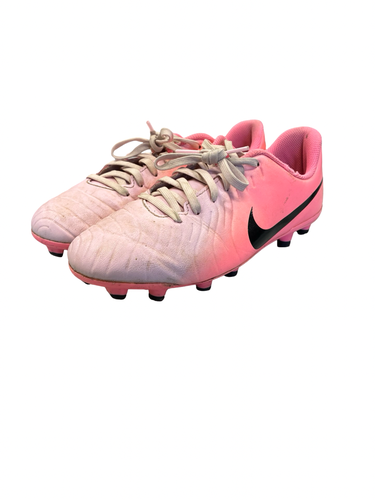 Used Nike Soccer Cleats Pink Senior 6 11682-S000141327