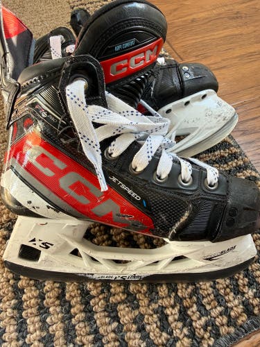 2023 CCM JetSpeed FT6 Pro Hockey Skates Regular Width Size 1.5 (Used)