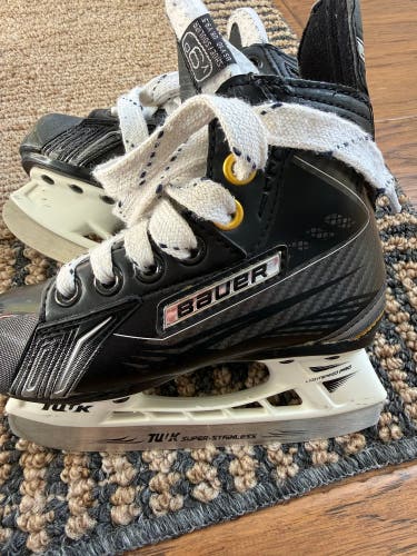 2015 Bauer Supreme 160 Hockey Skates Regular Width 9 (New)