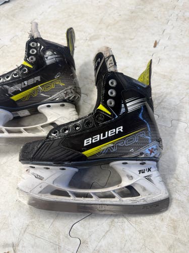 Black/Yellow 2023 Bauer Vapor X4 Hockey Skates Regular Width Size 2.5 (Used)