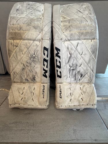 32" CCM Extreme Flex 5.9 Goalie Leg Pads (Used)