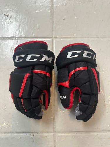 Chicago Blackhawks CCM HG12 Gloves 14" Pro Stock (Used)