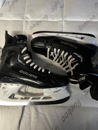 2022 Bauer Supreme Mach Hockey Skates 8.5 (Used)