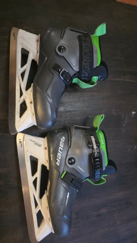 2025 Bauer Konekt HF2 Hockey Goalie Skates Regular Width Size 4 (Used)