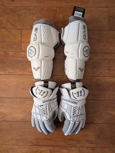 Warrior Evo V Gloves - BUNDLE *FREE SHIPPING*