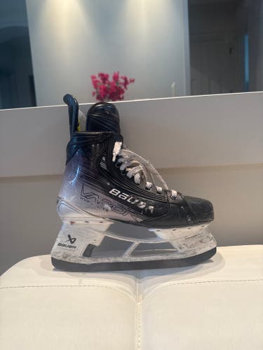 Bauer Vapor hyperlite 2 skates size 6 fit 2