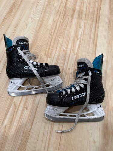 Bauer XLP Hockey Skates Size 4 (Used)