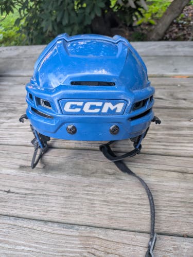 Medium CCM Tacks 910 Helmet (Used)