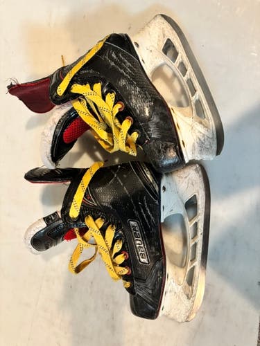 Bauer Vapor X700 Hockey Skates Regular Width Size 1.5 (Used)