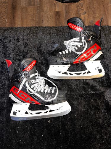 Black/White 2023 CCM JetSpeed FT6 Hockey Skates Regular Width 9 (Used)