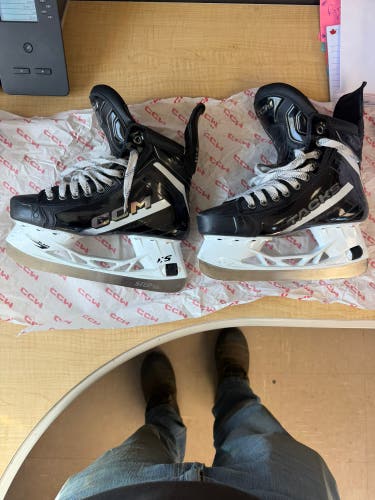 Black/White 2026 CCM Tacks XF Pro Hockey Skates Regular Width Size 6.5 (Used)