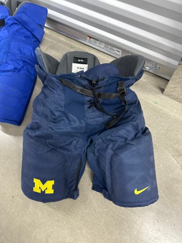 Michigan Wolverines Senior Medium Bauer Nexus Pro Lite Hockey Pants Pro Stock (Used)