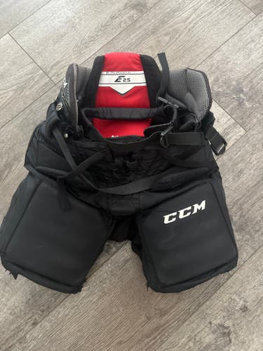 Junior Small CCM Extreme Flex 2.5 Hockey Goalie Pants (Used)