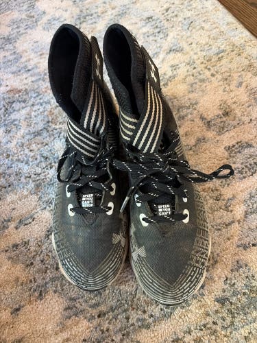 Unisex 6Y (Big Kids / Youth) Under Armour Highlight High Top Molded Cleats (Used)