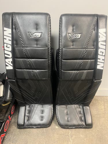 32" 2024 Vaughn VX1 Pro Carbon Goalie Leg Pads (Used)