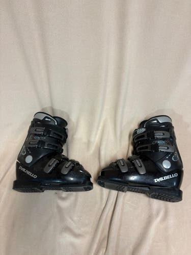 Mondo 24 & 24.5 Unisex Dalbello 507 DX Ski Boots (Used)