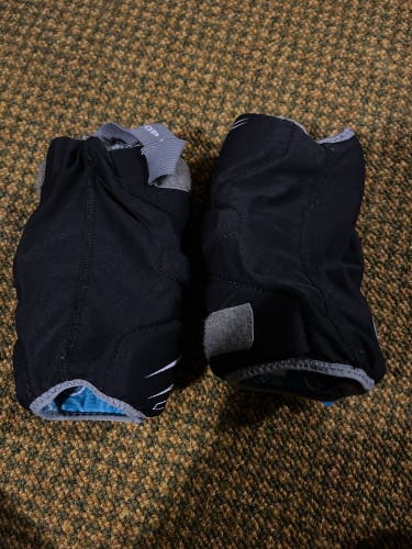 Large Youth Maverik Charger Arm Pads (Used)