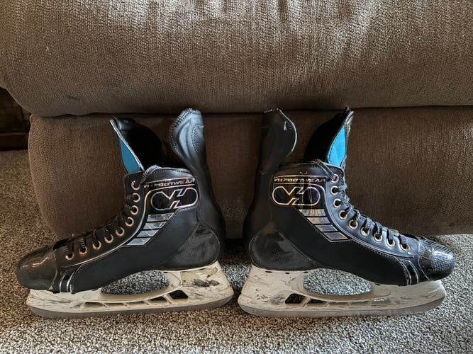 True True VH Hockey Skates Regular Width 8 (Used)