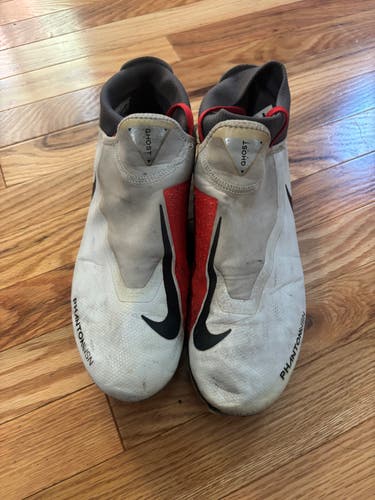 Nike Phantom VSN Soccer Cleats