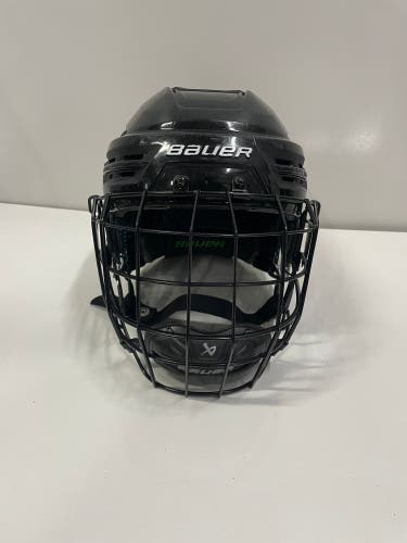 Small Bauer Re-Akt 85 Helmet (Used)