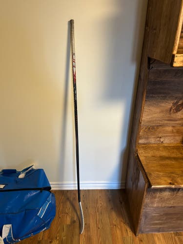 Senior Bauer Vapor Flylite Left Hand Hockey Stick P28 77 Flex Pro Stock (Used)