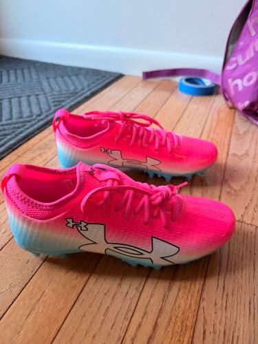 Men's 5Y (Big Kids / Youth) Under Armour Blur Low Top Molded Cleats (New)