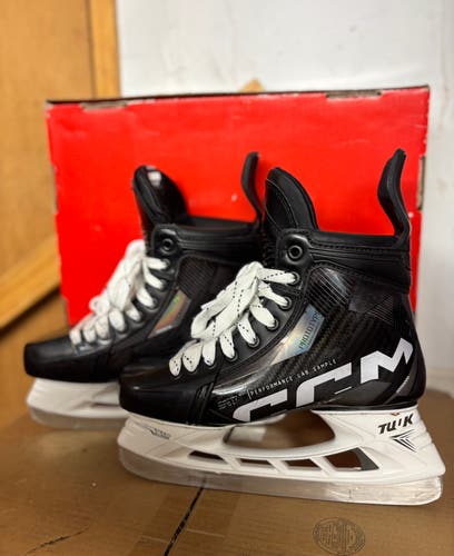 CCM Vizion Hockey Skates - Senior 7 (Like New)