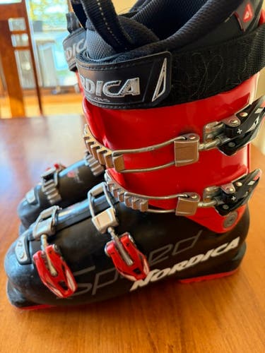Mondo 25 & 25.5 Unisex Nordica Racing speedmachine 70 Ski Boots Soft Flex (Used)