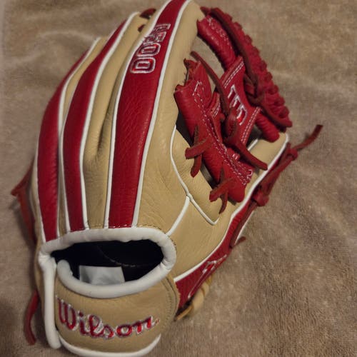 Wilson RH A500 Baseball Glove 11" w/ Quick Fit Technology. Nice. Game Ready