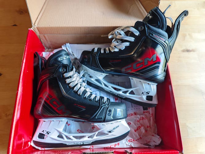 2025 CCM JetSpeed Control Hockey Skates Wide Width 6.5 (Used)