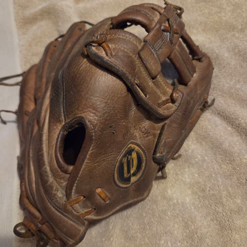 Wilson RH A2120 Darrell Evans Pro Model Baseball Glove 12" (Used)
