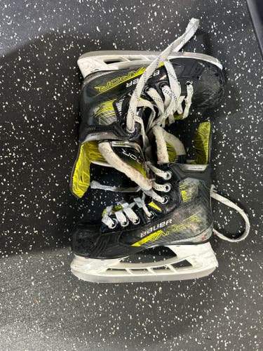 Bauer Vapor X4 Hockey Skates 13 (Used)
