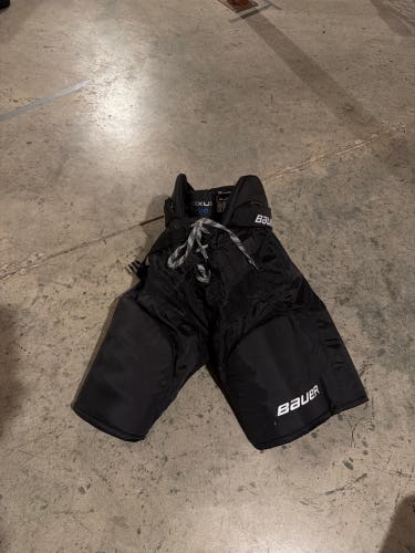 Junior Large Bauer Nexus Hockey Pants (Used)