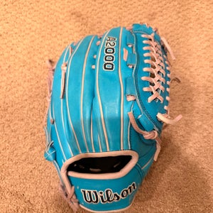 Wilson A2000 D25 RH Pitcher's Baseball Glove 12.25" (Used)