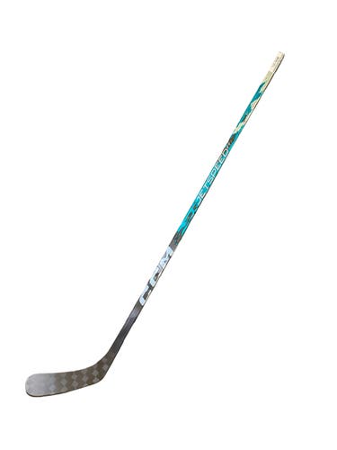 CCM Jetspeed FT9 Pro Right P86 80 Flex Pro Stock Stick - Teal