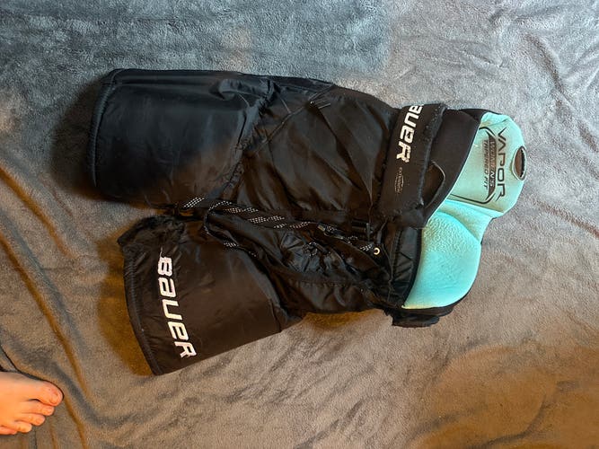 Junior Women’s Small Bauer Vapor X800 Hockey Pants (Used)