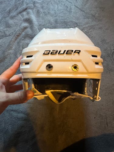 Medium Bauer Re-Akt 85 Helmet (Used)