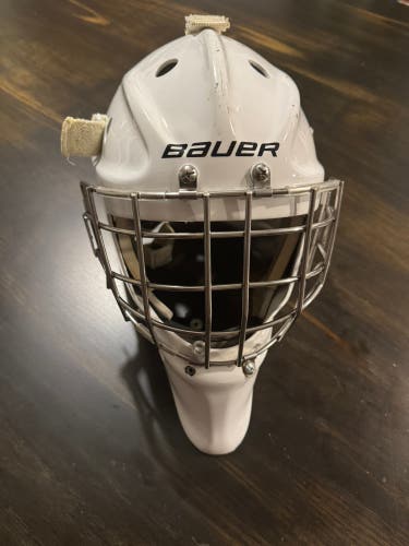 Senior Medium 2024 Bauer 950 Goalie Mask (Used)