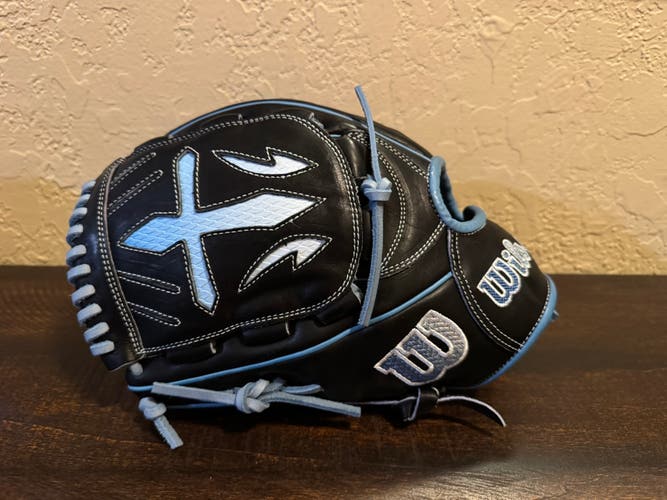 Wilson A2000 LH Pitcher's Baseball Glove 12" (New without tags)