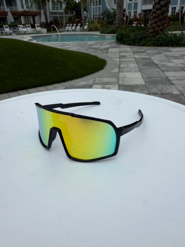 Sunglasses - Sport Style Polarized Sunglasses Black Frame / Orange lenses w/ case