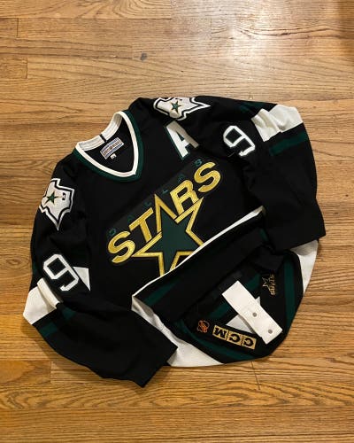 Vintage Mike Modano Dallas Stars signed center ice authentic hockey jersey