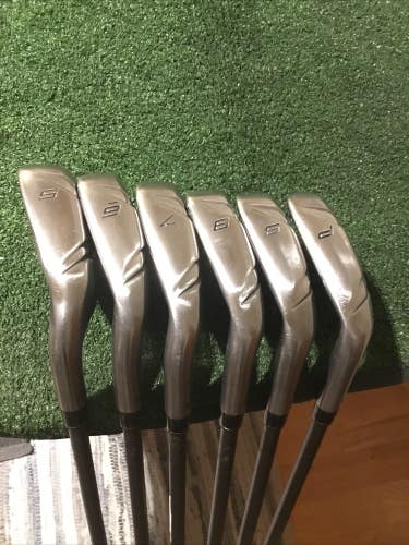 Taylormade Left Handed RBZ Rocketballz Irons Set (5-PW) Regular 65g Graphite VGC