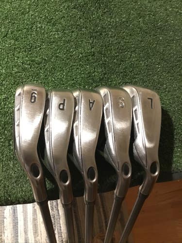 Callaway Ladies Razr X Irons/Wedge Set (9-PW-GW-SW-LW) 55g Graphite Shafts