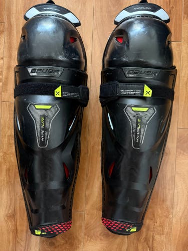 Senior Bauer Vapor Hyperlite 17" Shin Pads (Used)