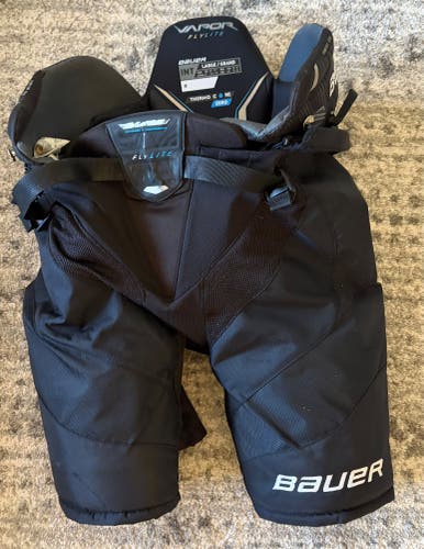 Men's Intermediate Large Bauer Vapor Flylite Hockey Pants (Used)