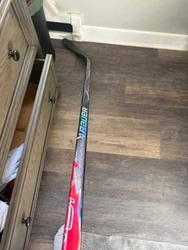 Intermediate Bauer Vapor Hyperlite Left Hand Hockey Stick P90TM 65 Flex Pro Stock (Used)